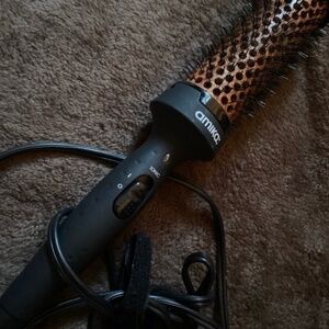 amika blowout tool thermal round brush perfect condition